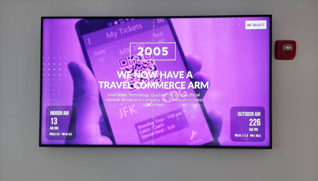 personalização premium com integração de vídeo da marca e dados de AQI
