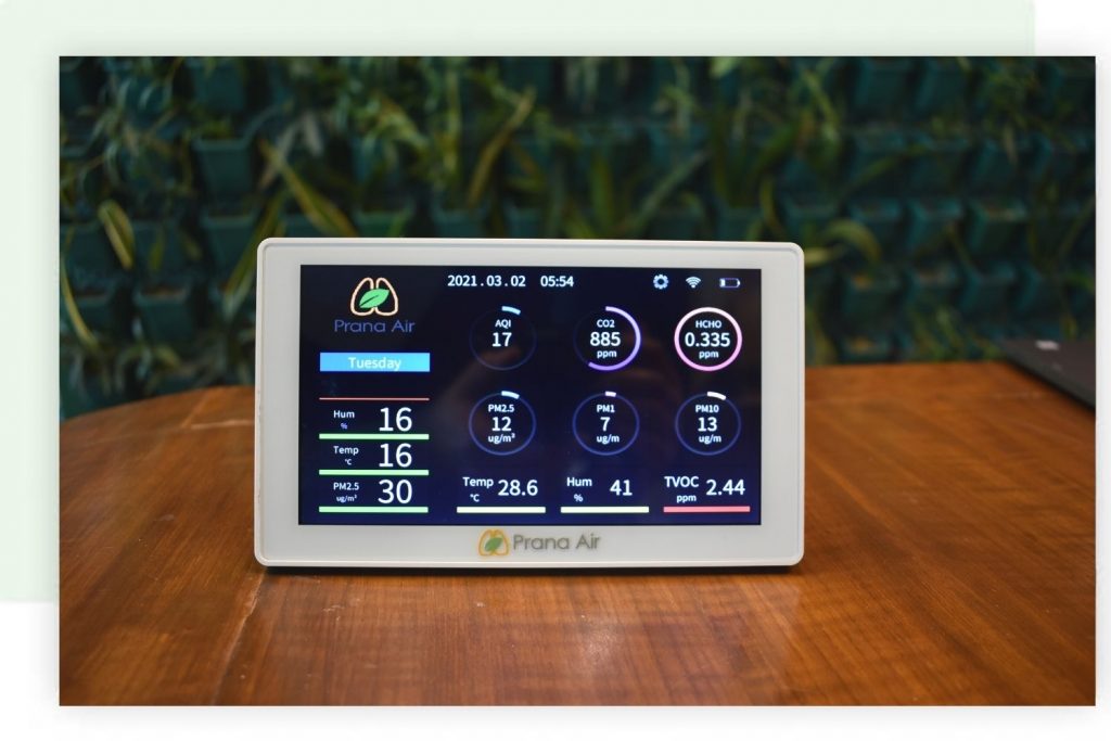 prana air sensible+ monitor in use