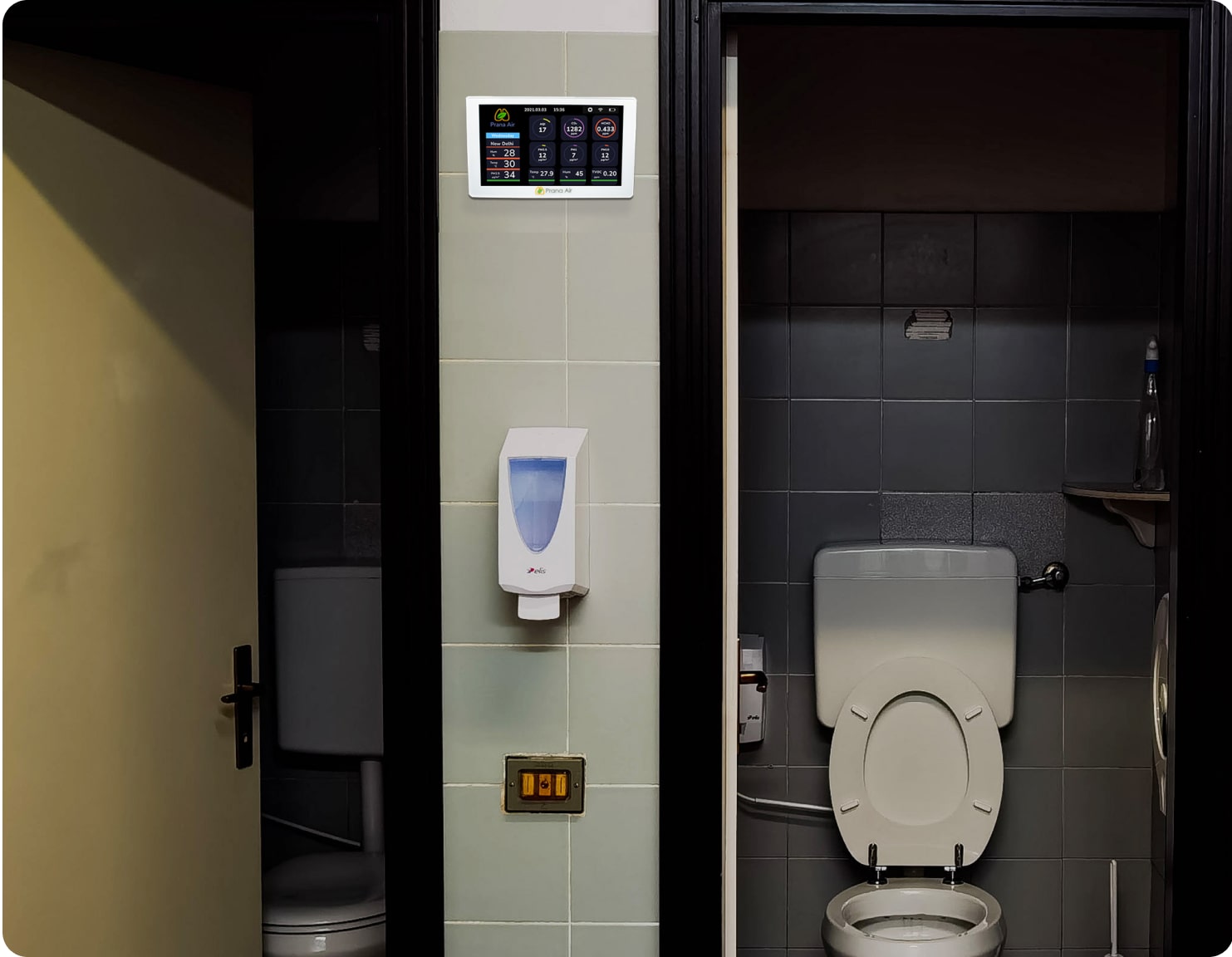 prana air sensible+ air quality monitor for washroom and bathroom