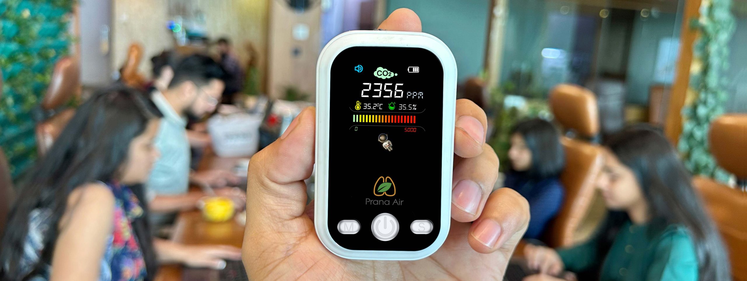 measuring co2 level in office with prana air device