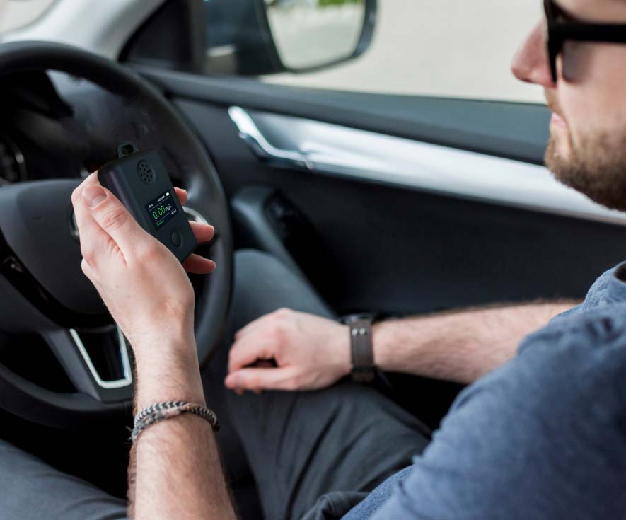 Testeur d'alcool à pile à combustible Testeur d'alcool précis et rapide  avec application Professionnel Digital Breathalyzer AT800